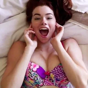 Sabrina Lynn Previews Her First Porn 