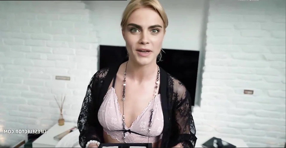 Cara Delevingne knows how to suck dicks