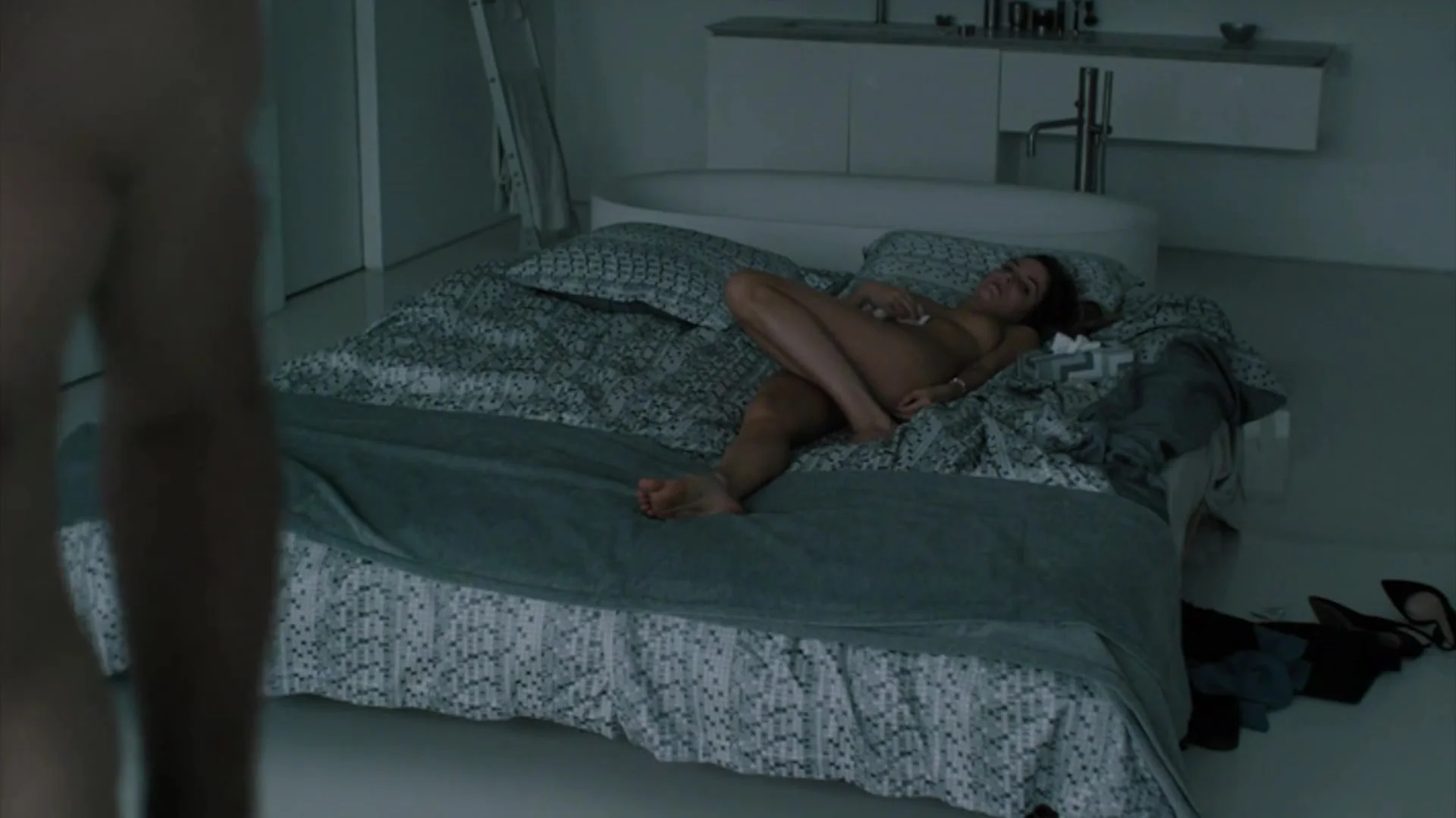 Watch sexy Riley Keough being drilled in