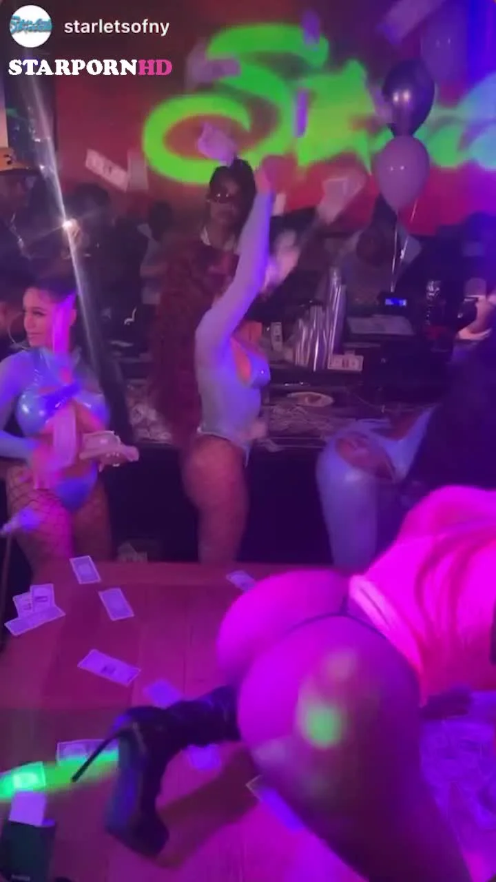 Asian Doll Big Ass twerk in club!!