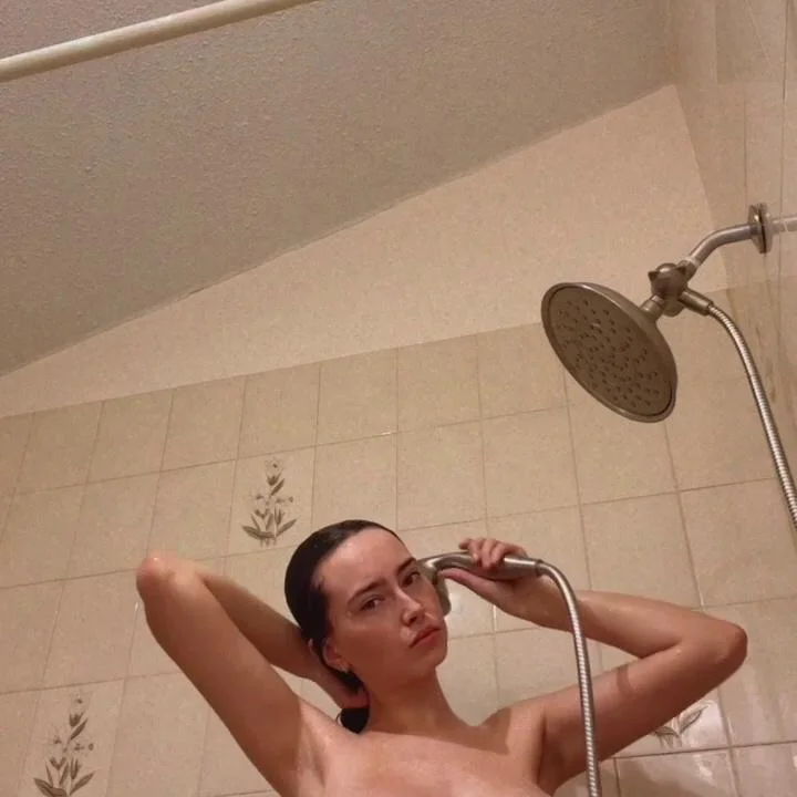 Cecilia Rose Nde Boobs In Shower 