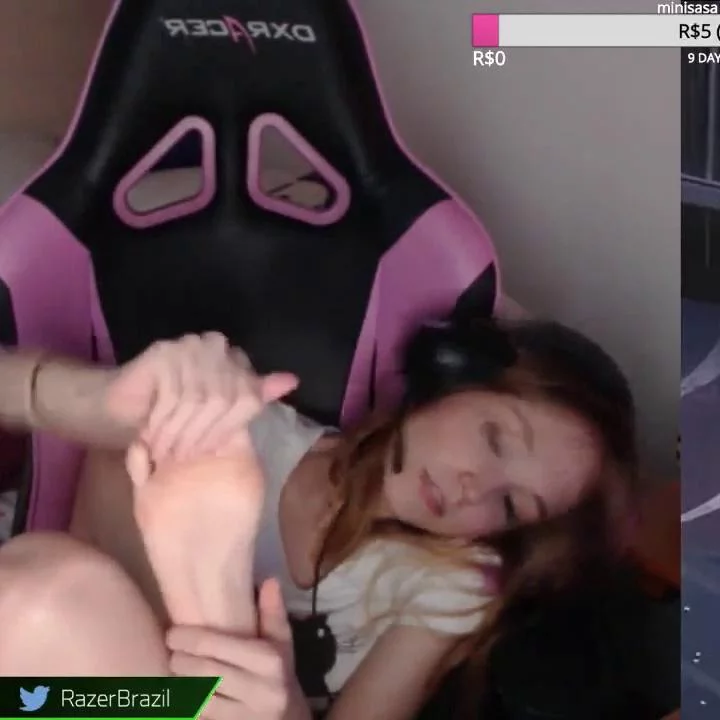 Teen Streamer Playing With Feet Twitch Video #18#