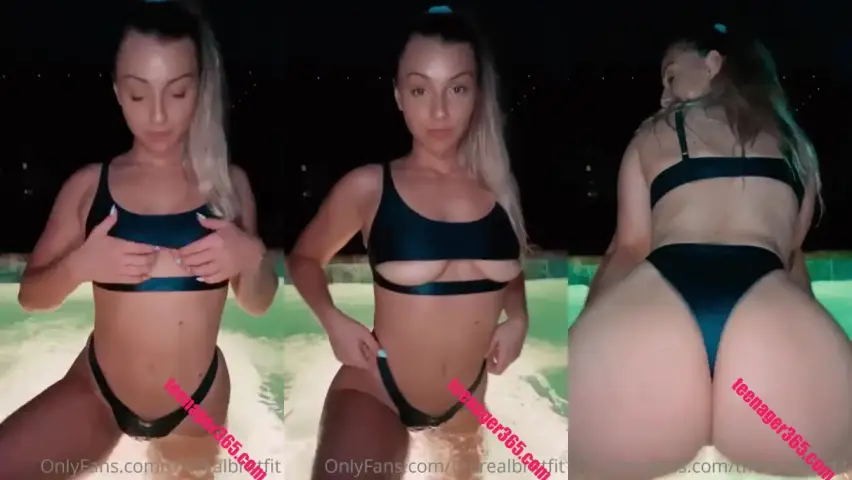therealbrittfit Twerking in Jaccuzi Onlyfans Video
